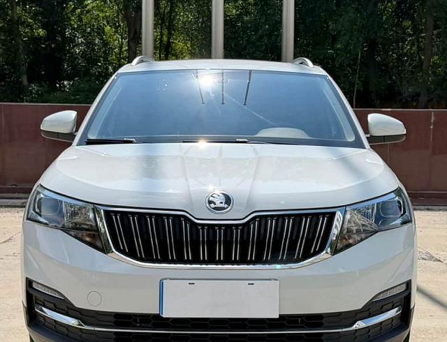 Skoda Kamiq 1.5 л 2023 г. Белый, пробег 33000 км
