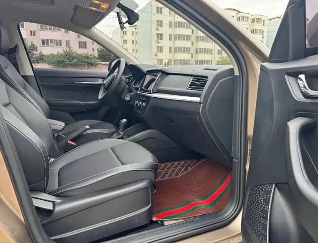 Skoda Kamiq 1.5 л 2022 г. шампань/коричневый, пробег 39000 км