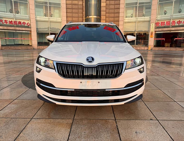 Skoda Karoq 1.4 л 2023 г. Белый, пробег 19900 км
