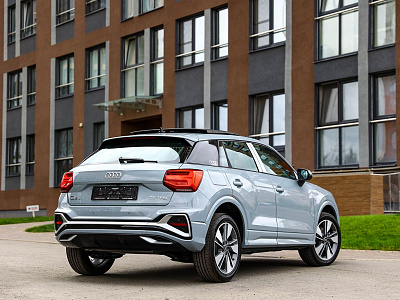 Audi Q2 серый 2025
