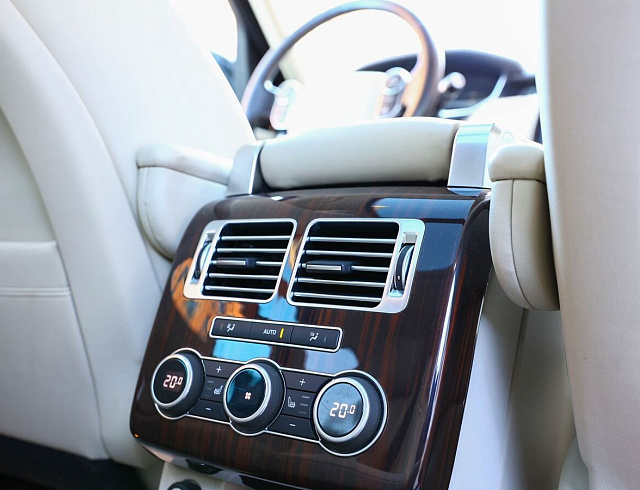 Land Rover Range Rover белый 2016