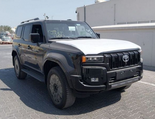 Toyota Prado 2.4 л 2026 г. Чёрный