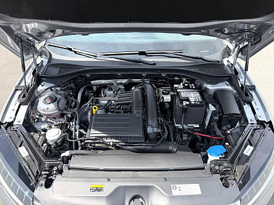 Skoda Superb 1.4 л 2024 г. Серебристо-серый, пробег 4000 км