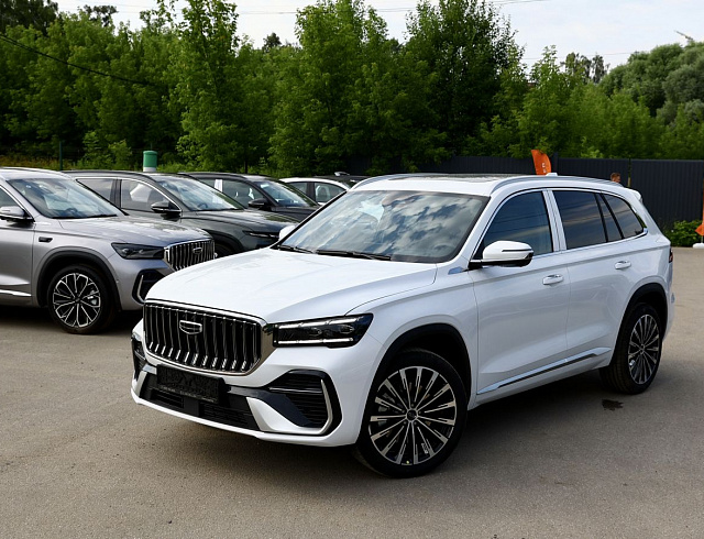 Geely Monjaro белый 2026