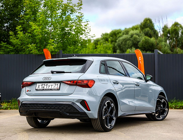 Audi A3 серый 2025