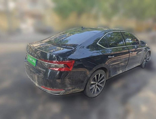 Skoda Superb 1.4 л 2024 г. Чёрный, пробег 35000 км