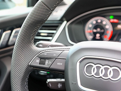 Audi Q5 черный 2025