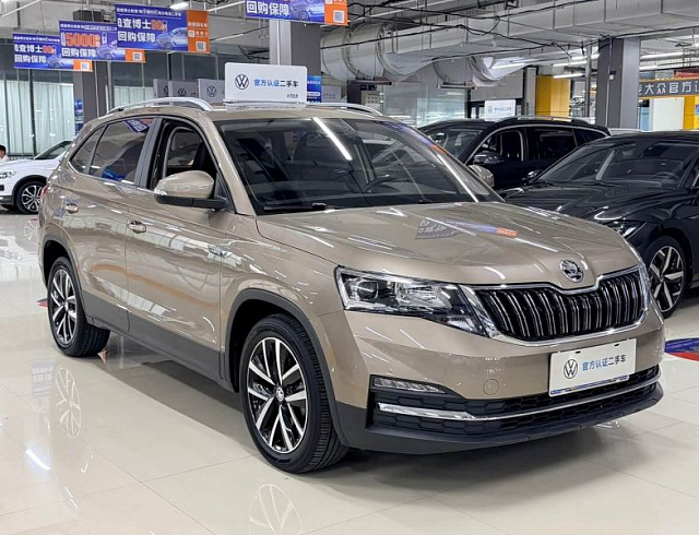 Skoda Kamiq 1.5 л 2023 г. шампань/коричневый, пробег 31000 км