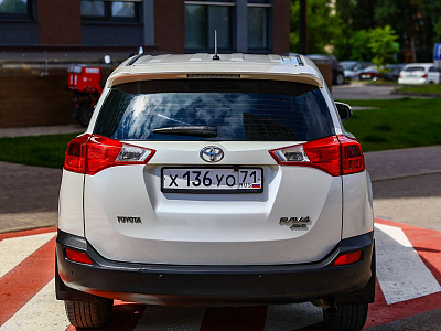 Toyota RAV4 белый 2014