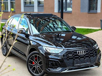 Audi Q5 черный 2025