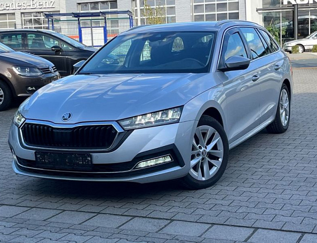 Skoda Octavia 2021 г. Серебристый, пробег 59275 км