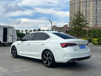 Skoda Octavia 1.4 л 2024 г. Белый, пробег 5000 км