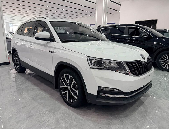Skoda Kamiq 1.5 л 2023 г. Белый, пробег 15000 км
