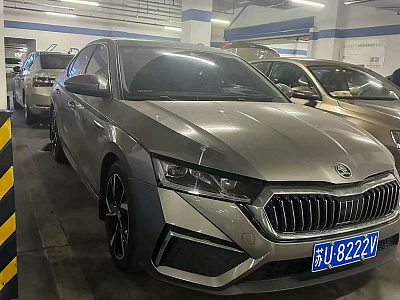Skoda Octavia 1.4 л 2022 г. шампань/коричневый, пробег 25000 км