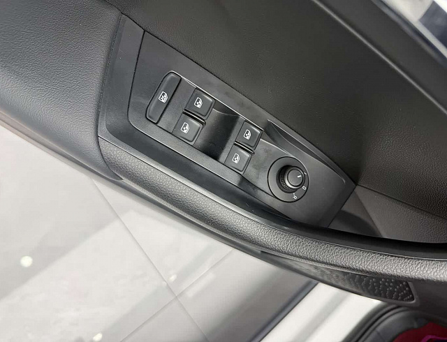 Skoda Kamiq 1.5 л 2022 г. Белый, пробег 44000 км