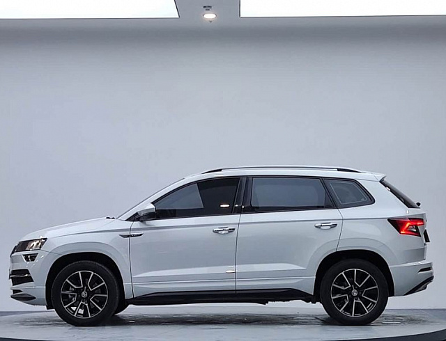 Skoda Karoq 1.4 л 2023 г. Белый, пробег 11000 км