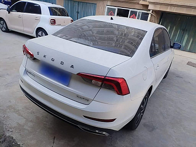Skoda Rapid 1.5 л 2022 г. Белый, пробег 43500 км