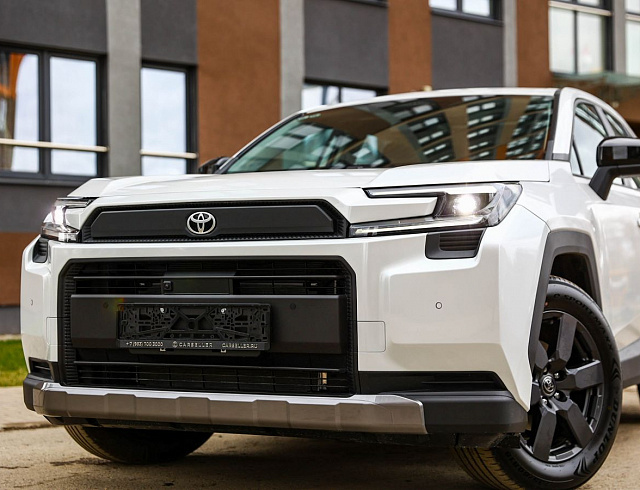Toyota RAV4 белый 2026