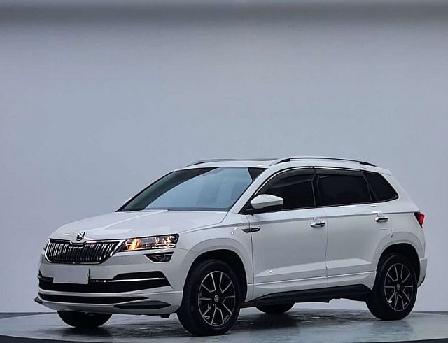 Skoda Karoq 1.4 л 2022 г. Белый, пробег 21000 км