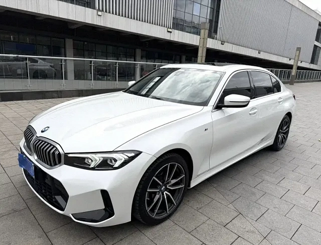 BMW 3 Series 2.0 л 2023 г. Белый, пробег 45000 км