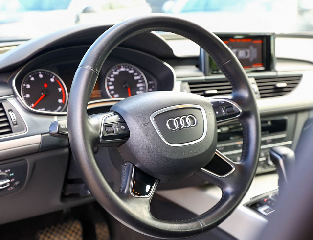 Audi A6 черный 2015
