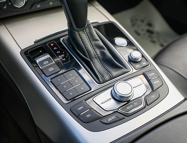 Audi A6 черный 2015