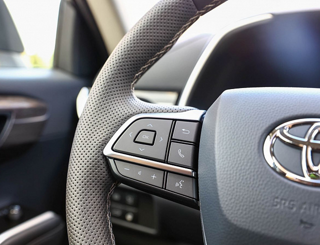 Toyota Highlander белый 2026