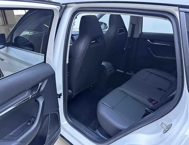 Skoda Kamiq 1.5 л 2023 г. Белый, пробег 21000 км