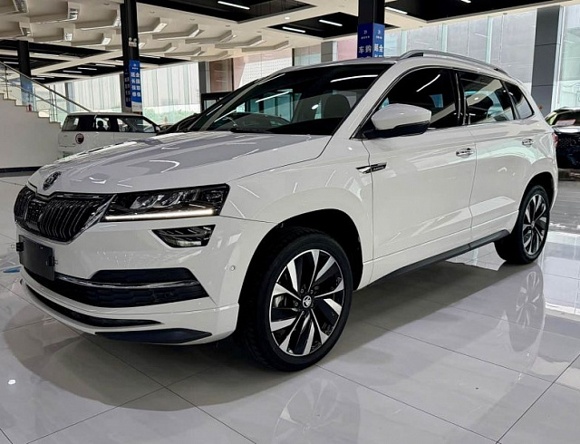 Skoda Karoq 1.4 л 2023 г. Белый, пробег 34000 км