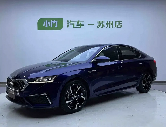 Skoda Octavia 1.4 л 2022 г. Голубой, пробег 43300 км