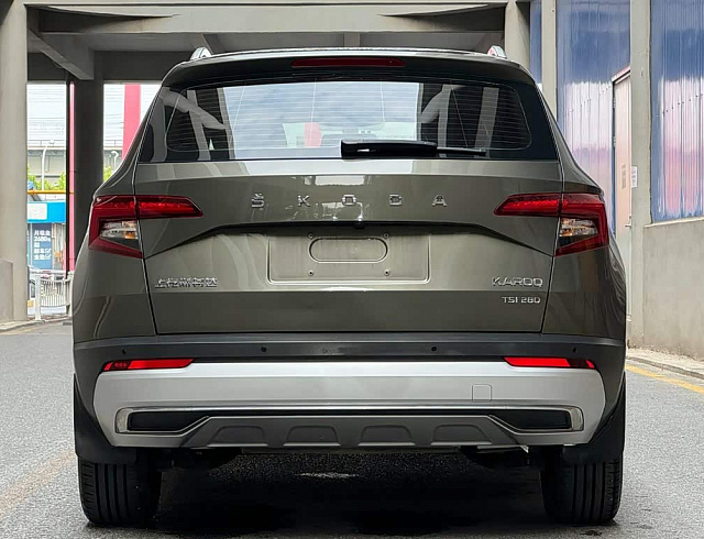 Skoda Karoq 1.4 л 2021 г. шампань/коричневый, пробег 49000 км