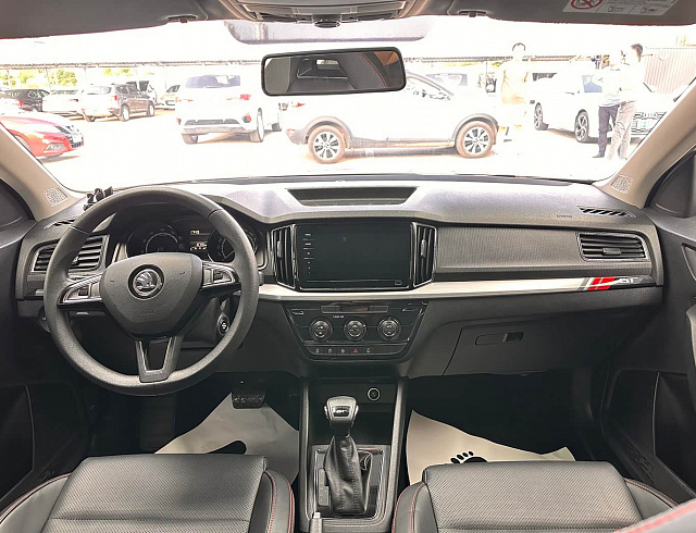 Skoda Kamiq 1.5 л 2022 г. Белый, пробег 10700 км