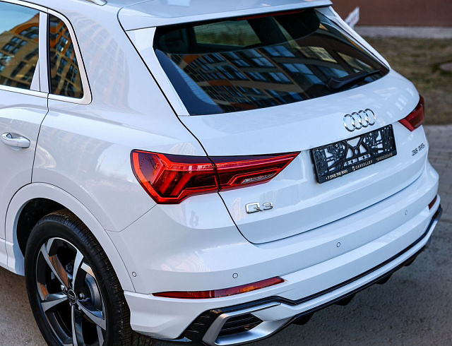 Audi Q3 белый 2026