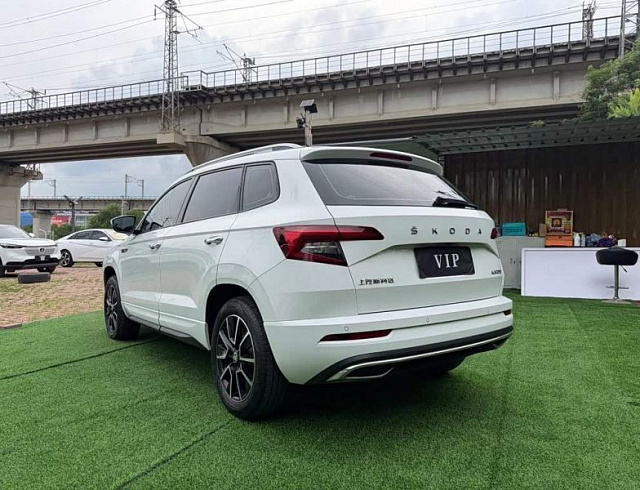 Skoda Karoq 1.4 л 2023 г. Белый, пробег 23000 км