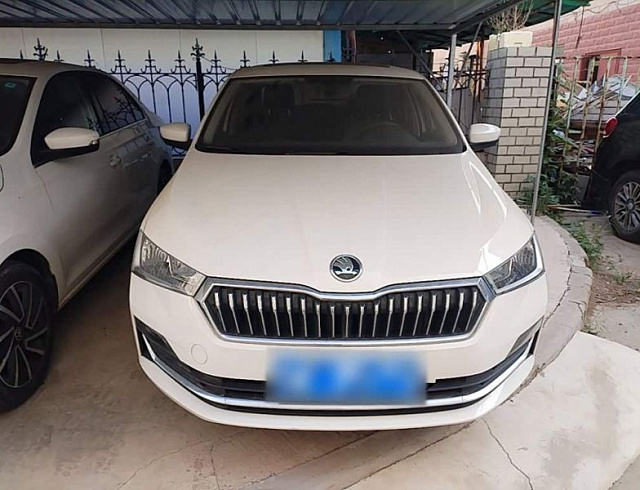 Skoda Rapid 1.5 л 2022 г. Белый, пробег 43500 км
