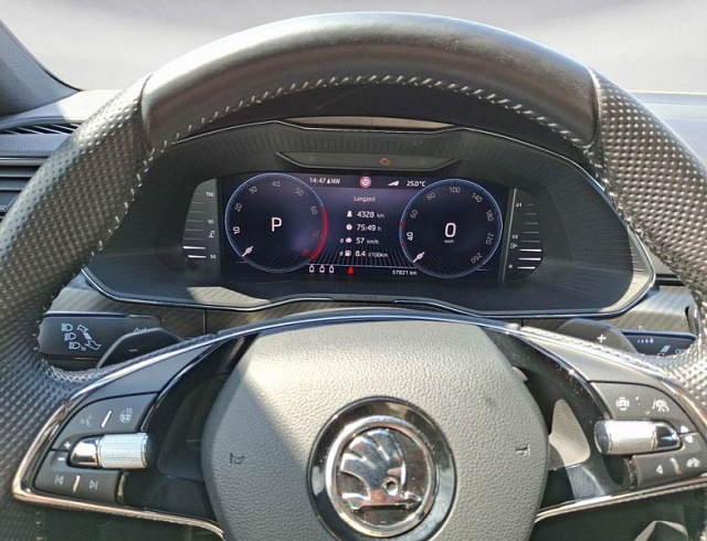 Skoda Superb 2022 г. Чёрный, пробег 57820 км