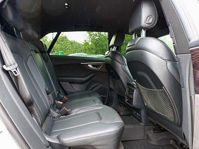 Audi Q8 белый 2018