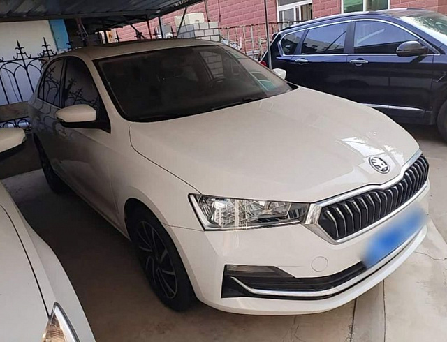 Skoda Rapid 1.5 л 2022 г. Белый, пробег 43500 км