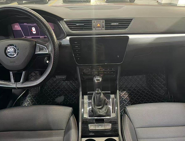 Skoda Superb 1.4 л 2021 г. Чёрный, пробег 46000 км