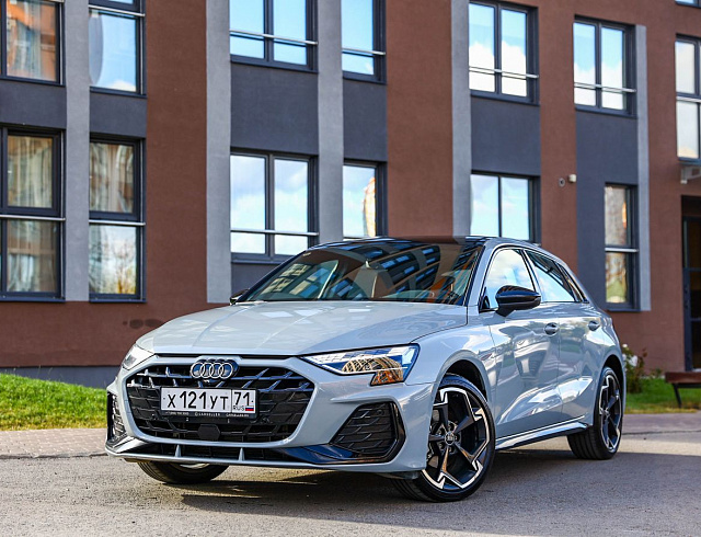 Audi A3 серый 2025