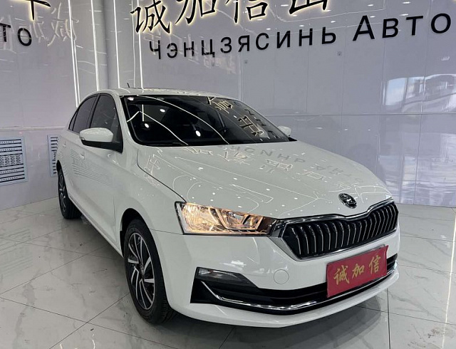 Skoda Rapid 1.5 л 2022 г. Белый, пробег 34000 км