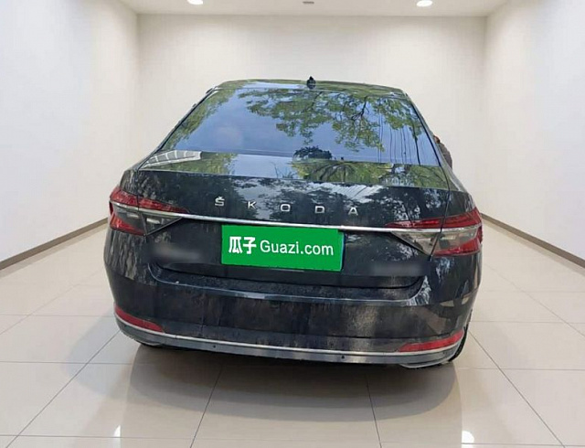Skoda Superb 1.4 л 2024 г. Чёрный, пробег 35000 км