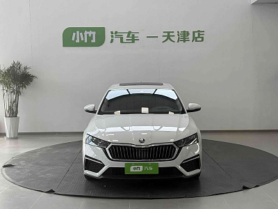 Skoda Octavia 1.4 л 2022 г. Белый, пробег 36000 км