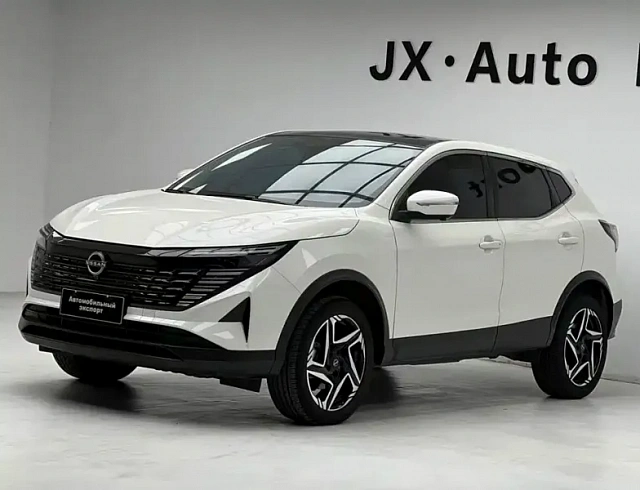 Nissan Qashqai 2.0 л 2024 г. Белый, пробег 4000 км