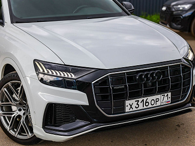 Audi Q8 белый 2018