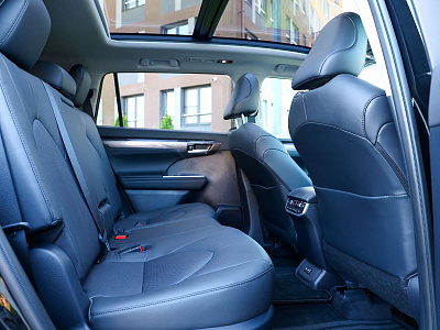 Toyota Highlander черный 2026