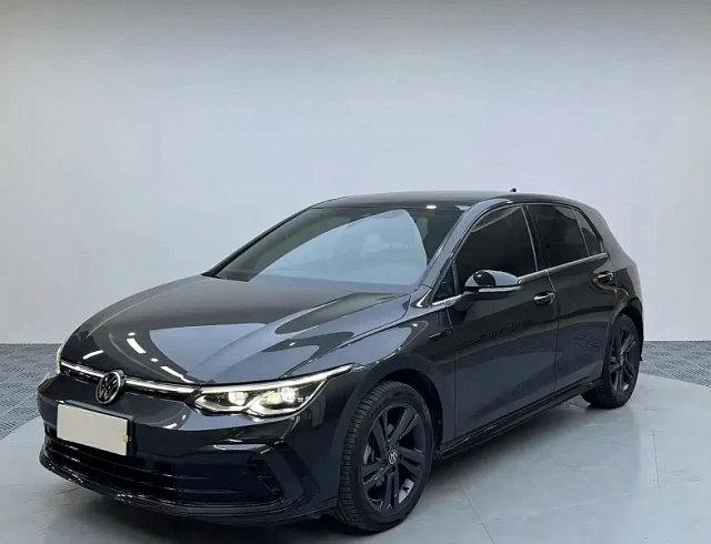 Volkswagen Golf 1.4 л 2022 г. Чёрный, пробег 42300 км