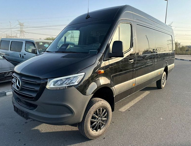 Mercedes Benz Sprinter 2.0 л 2027 г. Чёрный, пробег 10 км