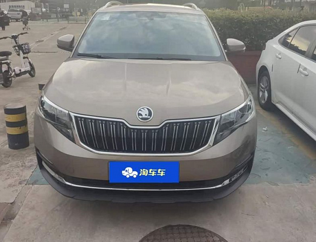 Skoda Kamiq 1.5 л 2021 г. шампань/коричневый, пробег 46200 км