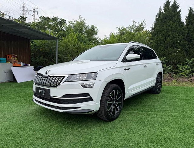 Skoda Karoq 1.4 л 2023 г. Белый, пробег 23000 км